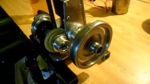 Четырёхтактный двигатель из хлама