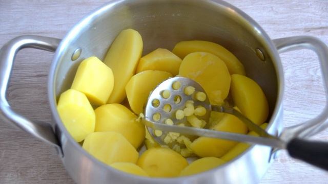 Кыстыбый на сметане