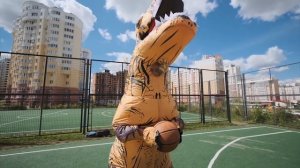 КТО ПОСЛЕДНИЙ ОСТАНОВИТСЯ В НАДУВНОМ КОСТЮМЕ  ПОЛУЧИТ 1000$