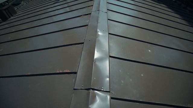 Ремонт фальцевой кровли с заменой покрытия и изоляции. На что обратить внимание