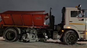 В Бугульме дорожная служба с трех часов утра очищает город от снега