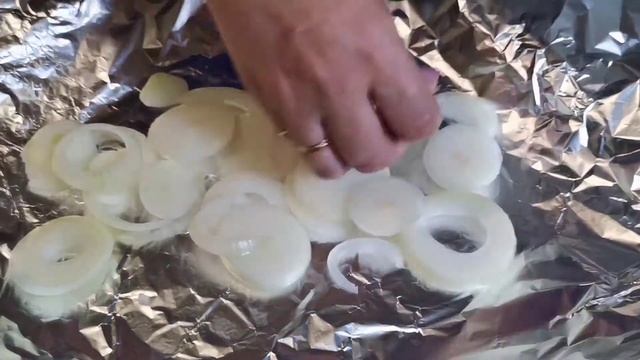 Запеченная СКУМБРИЯ с Луком и Лимоном смотреть онлайн