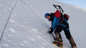 Проходим стенку. Снимаю сам себя. "Белуха. Восхождение вглубь себя."