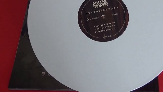 Обзор винила Mylene Farmer Désobéissance.