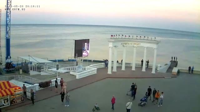 Вебкамера "Ротонда". Запись 20.05.2018 20:00:03 смотреть онлайн