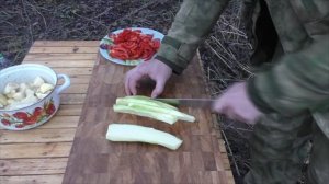 КУРОПАТКИ НА УГЛЯХ в маринаде с овощами.