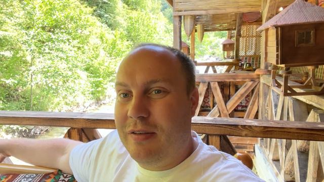 В Турцию на машине. Ресторан на горной реке возле монастыря Сумела Панагия.