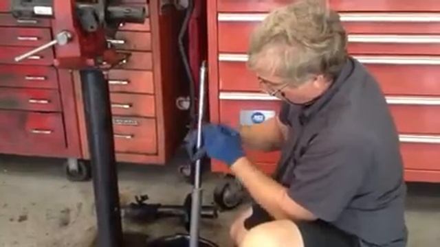 Mazda MPV frozen strut