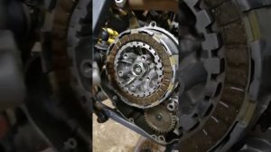 Suzuki Dr250r 1996, сборка сцепления.