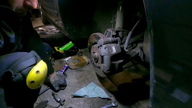 Peugeot 3008 замена передних тормозных колодок. смотреть онлайн