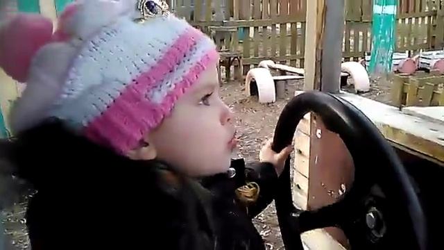 Дочь завела машину после зимы смотреть онлайн