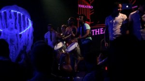 В ночном клубе Theatro