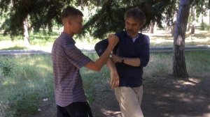 Блоки ЛОКТЯМИ в багуачжан на примере формы "Копьё" Динши-бачжан стиля Лян