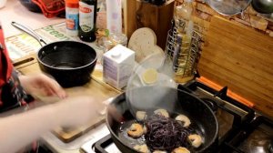 Лапша из черного риса с креветками | Оригинально и просто