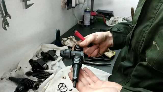 Пассат Б6 1.9 TDI(BLS),замена форсунки,регулировка.VW Passat B6 replacement of a nozzle,adjustment.