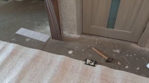 Как отмерить и пропилить при укладке первый ряд ламината