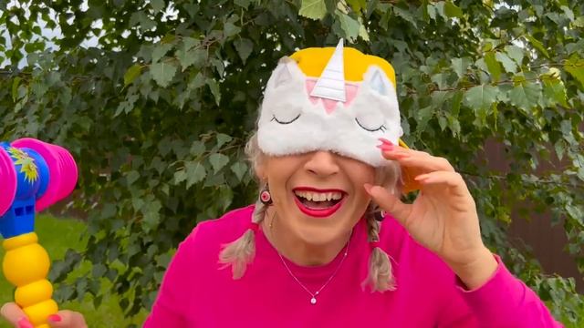 Mystery Candy Machine Challenge 빨대 음료수 챌린지 Rainbow candy by Pikabu смотреть онлайн