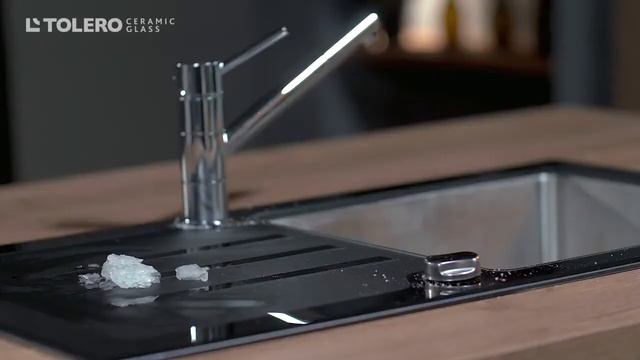 Тест на прочность кухонной мойки Tolero Ceramic Glass смотреть онлайн