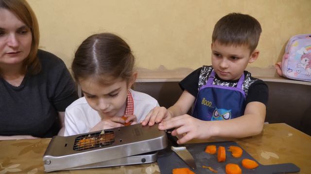 VLOG Играем в школу. День 3 смотреть онлайн