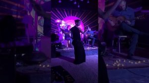 Волшебная музыка проекта AMRITA и потоковый танец трайбл-фламенко