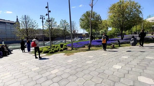 Парк Зарядье. Москва, май 2023 г. смотреть онлайн