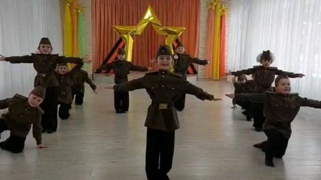 "Родина - мать!", Исполняет: Танцевальный коллектив МКДОУ ЦРР - детский сад №17