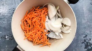 Баклажаны с морковью и болгарским перцем