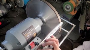 Видео заточки ножа на станке Sharp Knife Expert MAX в мастерской Центр Заточки