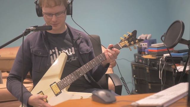 2007 Gibson Reverse Flying V White Demo смотреть онлайн