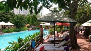 Бассеин парка Горького Нячанг Вьетнам июнь месяц