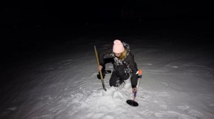 ВСЮ НОЧЬ ЖДАЛА ЭТИХ ЛЕЩЕЙ. Обустройство в зимней палатке для рыбалки с комфортом. Жерлицы на судака