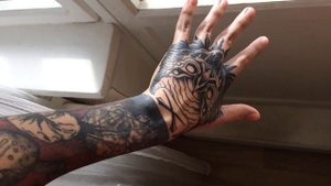 ТАТУИРОВКА НА КИСТИ, КАК ЗАЖИВАЕТ, КАК ВЫГЛЯДИТ БОЛЬНО ЛИ ?