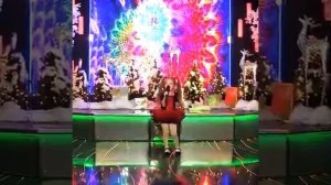 Песня. На улице дождик на улице слякоть, а им все равно...