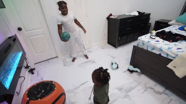 FIRST DAY OF SCHOOL! YAYA IS FINALLY IN HIGH SCHOOL смотреть онлайн