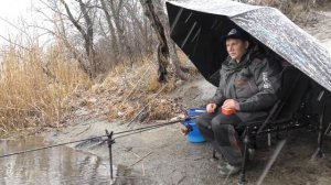 Ловля леща на небольшой реке ранней весной