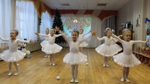 Танец "Белые снежинки". МБДОУ "Детский сад № 69" г. Сыктывкар