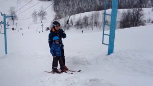 Горные лыжи. Обучение детей. Подъем на бугельном подъемнике с ребёнком. (4 года) 18.02.2018