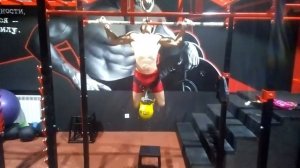 Рекорд Филиппова Виктора- подтягивание на перекладине с весом +16кг