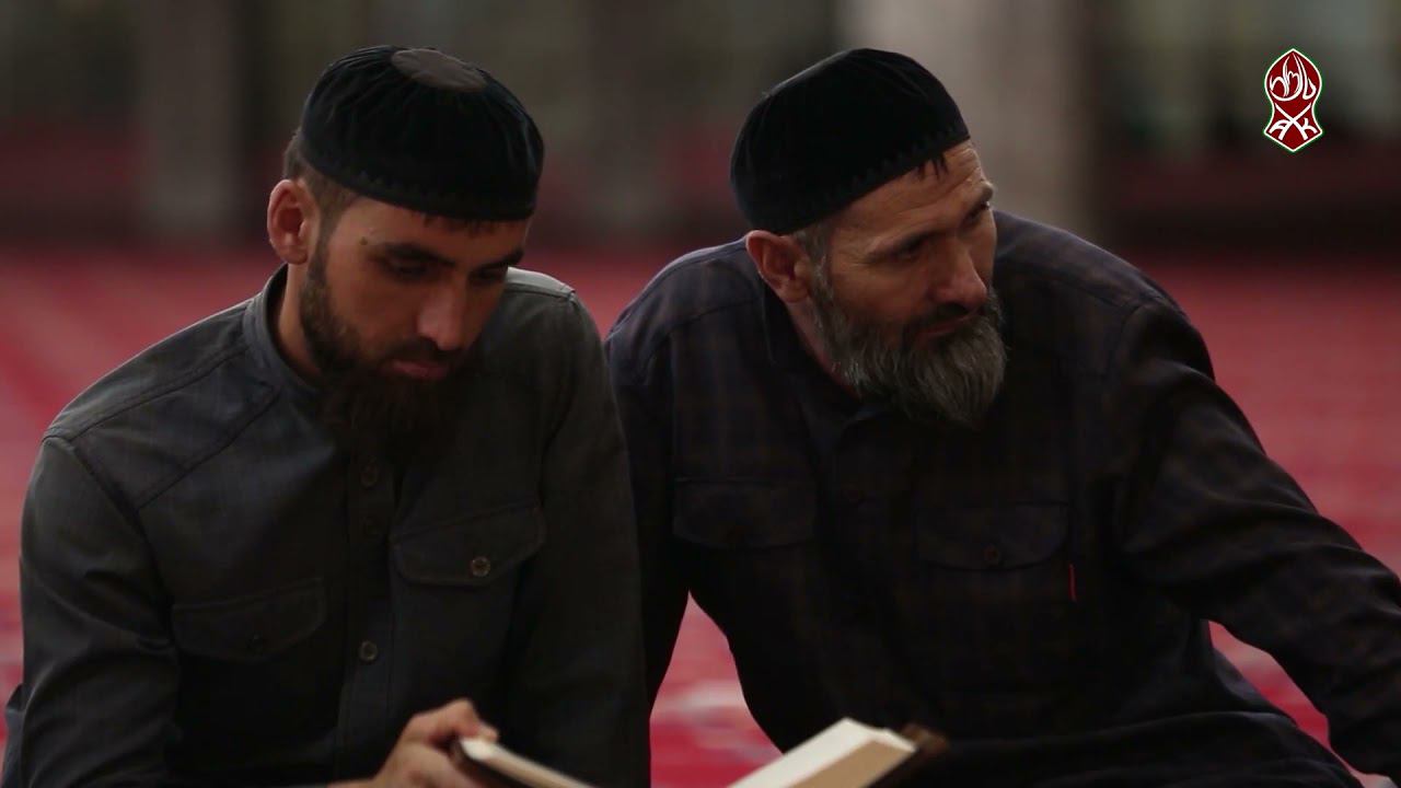 Чеченцы сунниты. Чеченцы мусульмане. Мечеть Ахлю сунна в Дербенте. Выступление мусульманина.