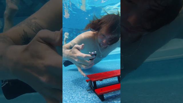 Heelflip Manual Underwater