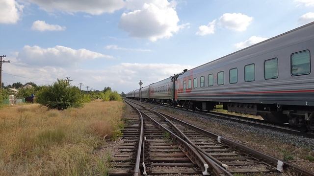 ТЭП70-0512 со скорым поездом 084С Адлер - Москва смотреть онлайн