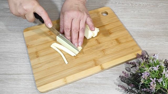 Рубленые куриные котлеты с интересной добавкой. Сочные, сытные и аппетитные смотреть онлайн