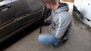 Восстановление Мерседес 124 /Снятие дверных карт, листвы/