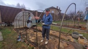 Теплицу поломал снег! Можно ли восстановить? Монтаж поликарбоната на теплицу  в одиночку.