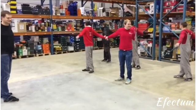 Вместо кофе! Зарядка от коллег со склада в г. Воронеже. смотреть онлайн