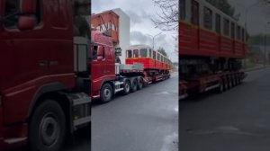 Виталий Кличко опубликовал видео, на котором в украинскую столицу прибывают вагоны метро