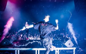 Видео отчет с концерта Элджея в Баку 13.07.2018