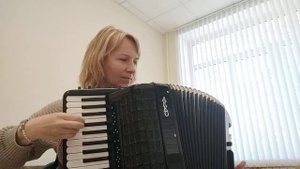 Танго " Кумпарсита" , на аккордеоне, играет Любовь Гришанова)))