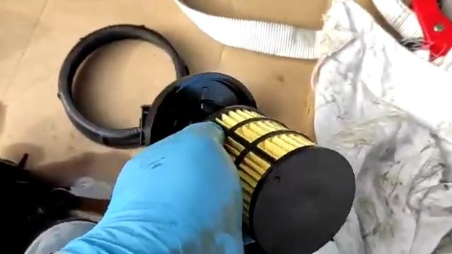 How to do the full service on 2008 Vauxhall Astra (Opel) Diesel- Part 2 смотреть онлайн