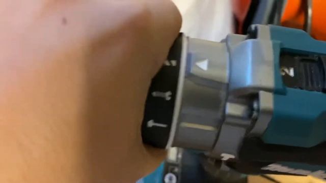 Makita 18volt VS Makita 40 volt XGT!! смотреть онлайн